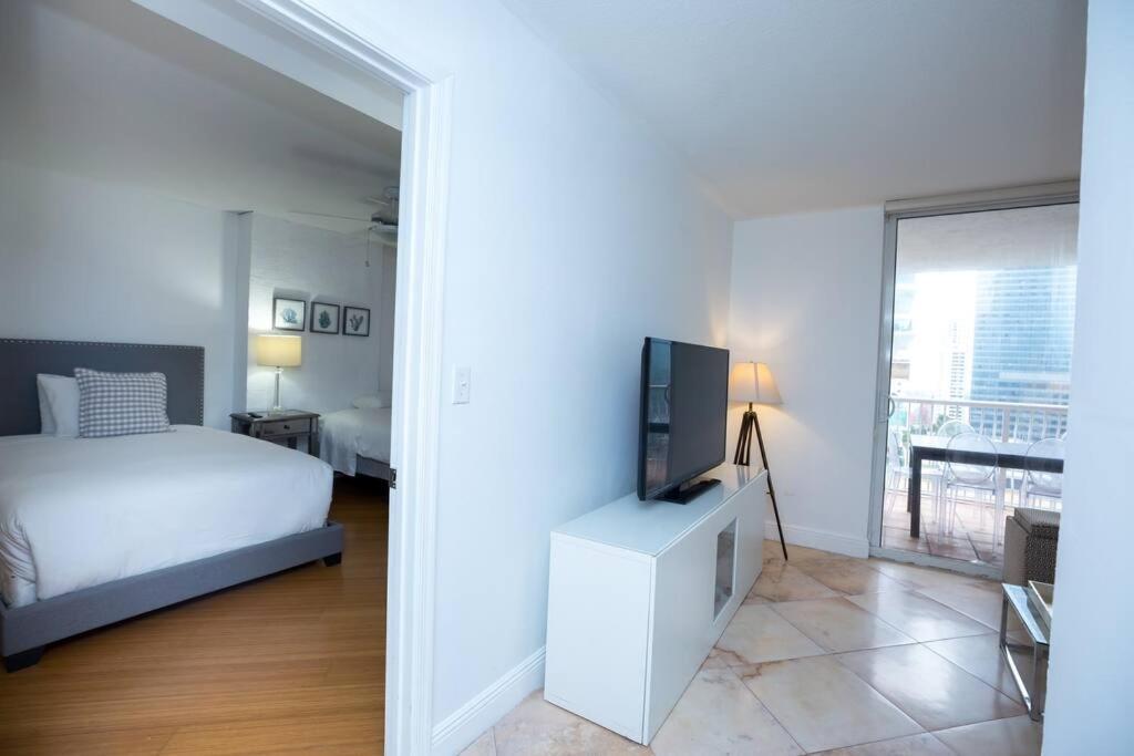 Amazing 2 Bedroom At Brickell, Free Parking Apartment *