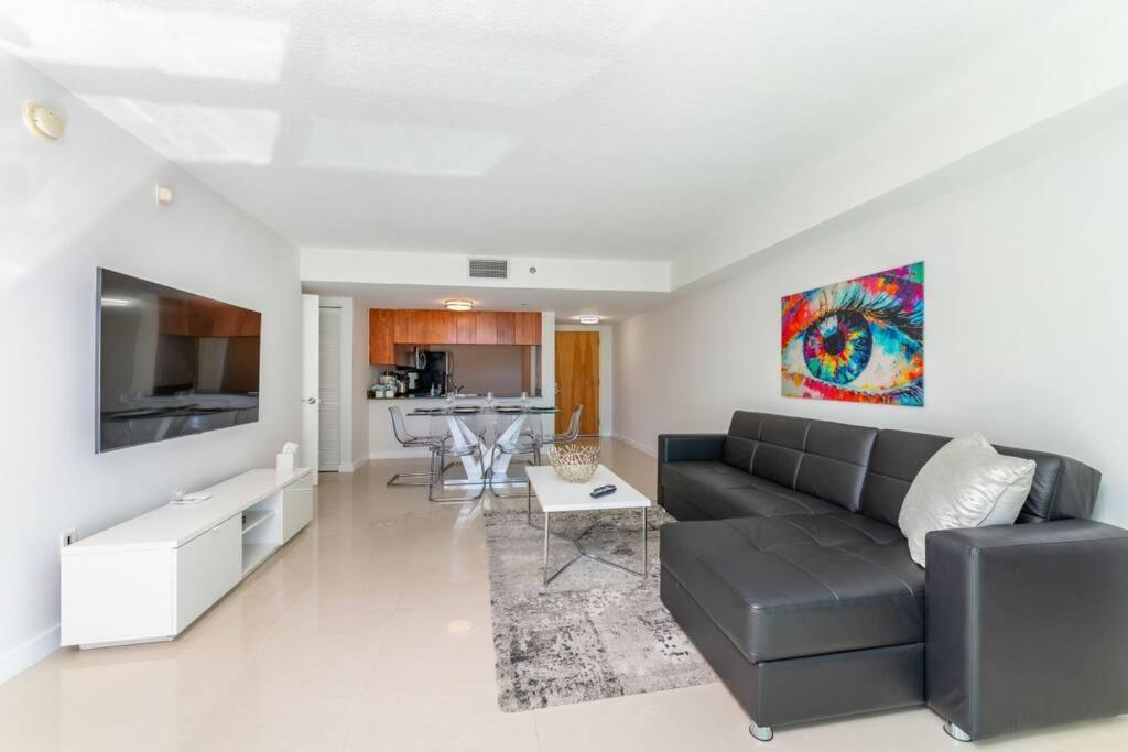 Apartment Stunning 2br With Ocean View At Brickell, Free Parking Miami