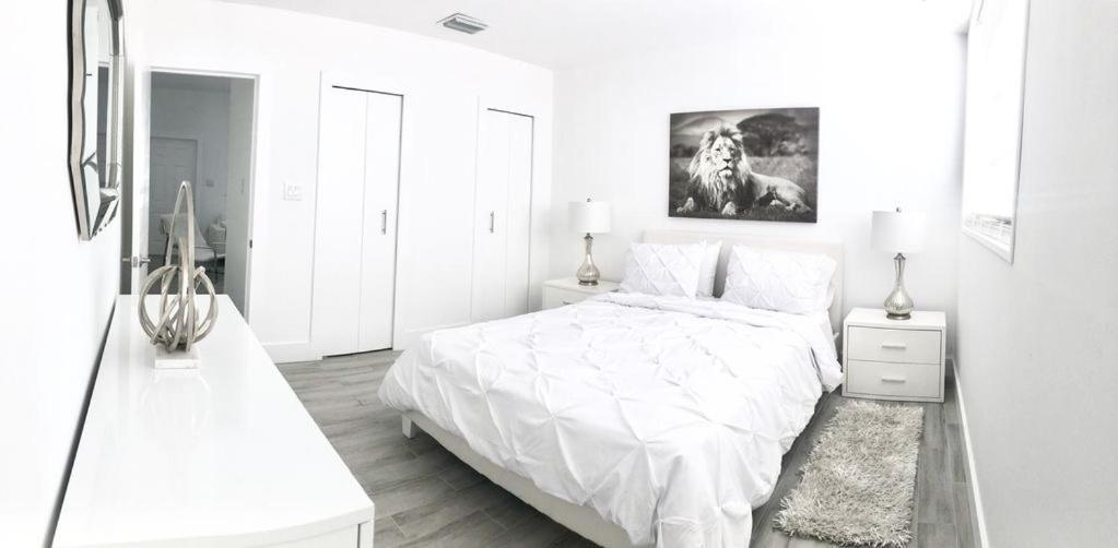 Apartment Modern & New,excellent Location *