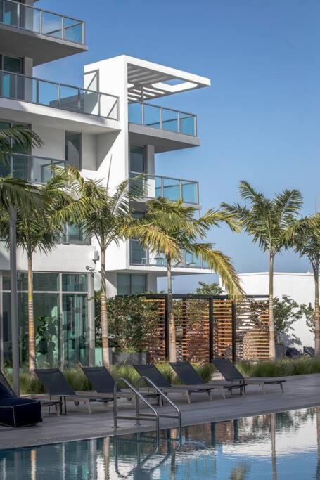 Apartment Brand New Floor In The Heart Of Miami