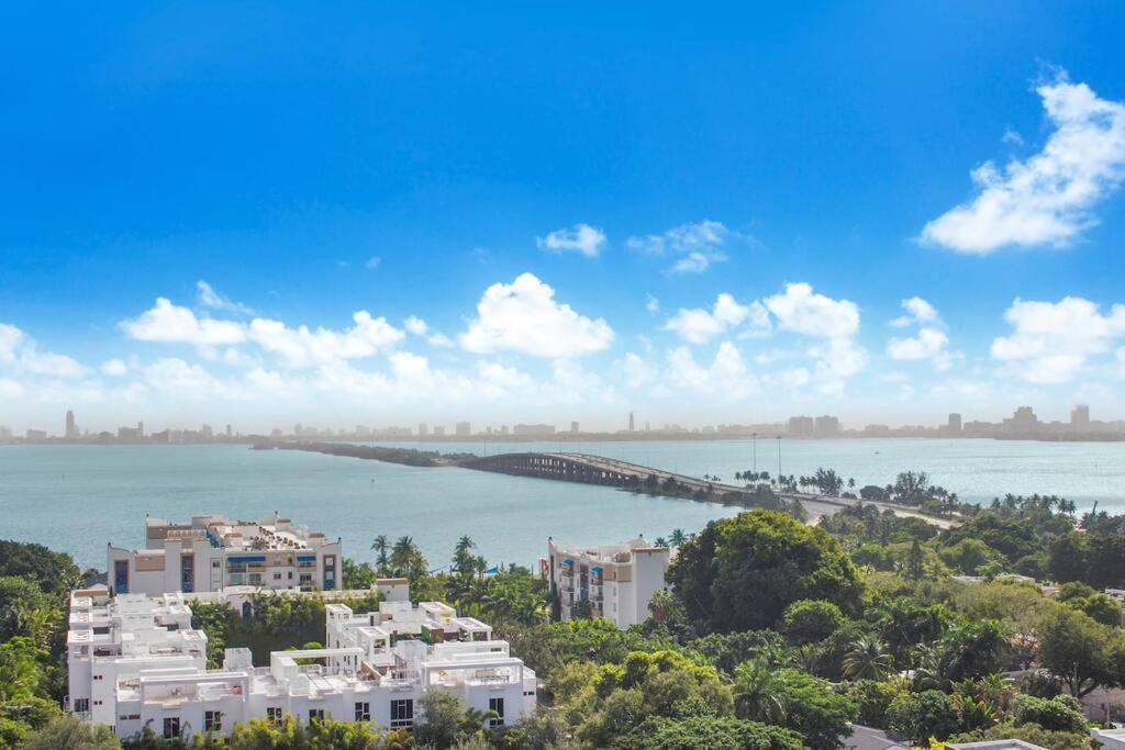 Apartment Brand New Floor In The Heart Of