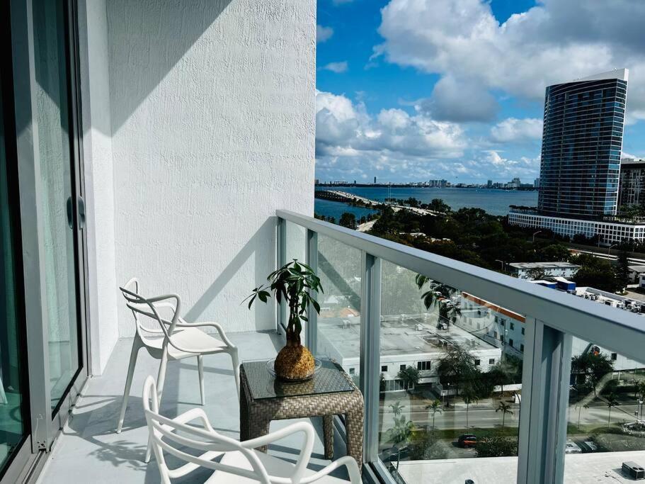 Brand New Floor In The Heart Of Apartment Miami
