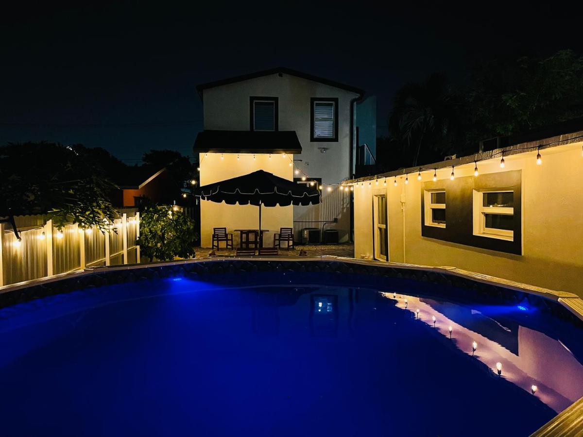 Large Sleeps 22! Holiday home