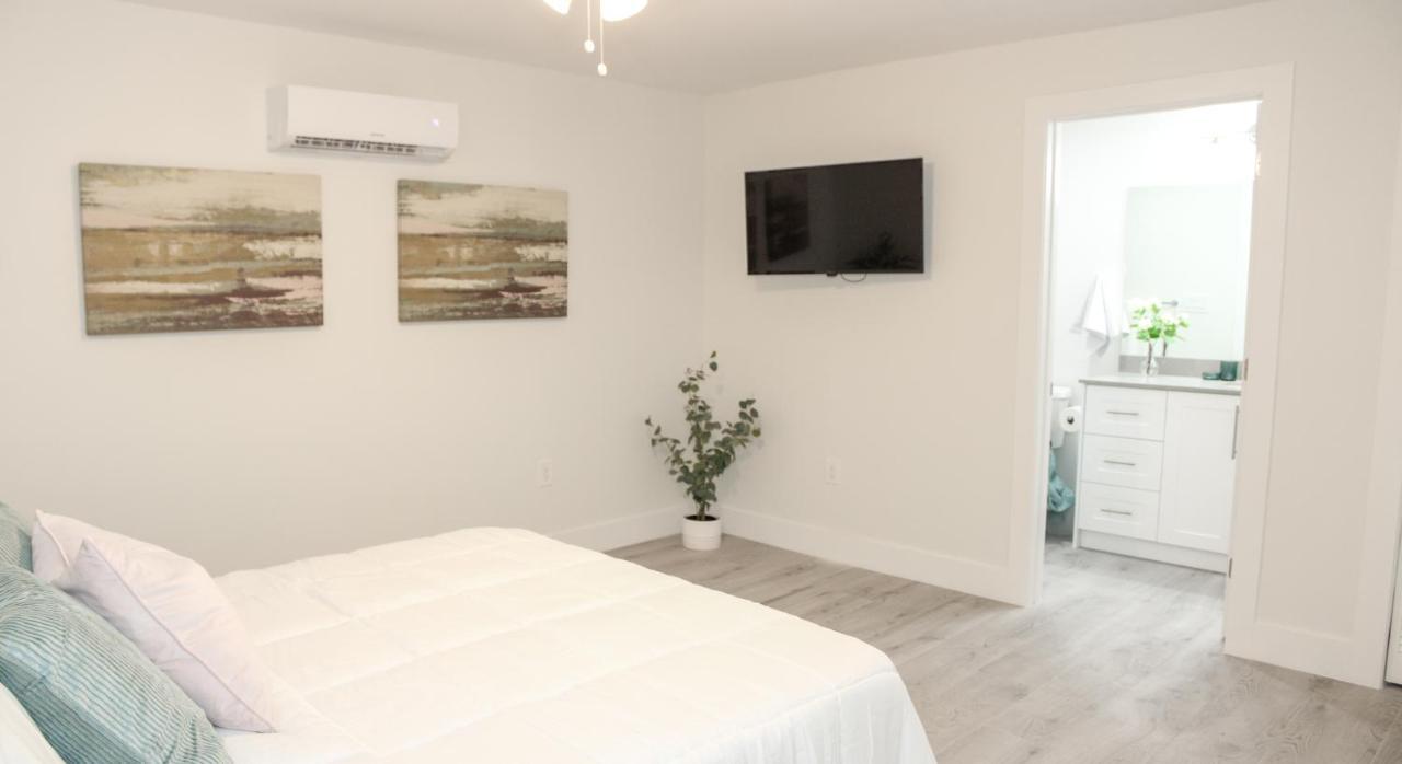 Large Sleeps 22! *