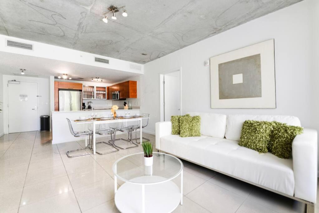 Apartment Awesome With Pool In Midtown Miami