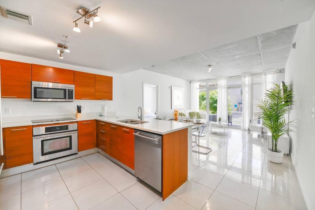 Apartment Awesome With Pool In Midtown