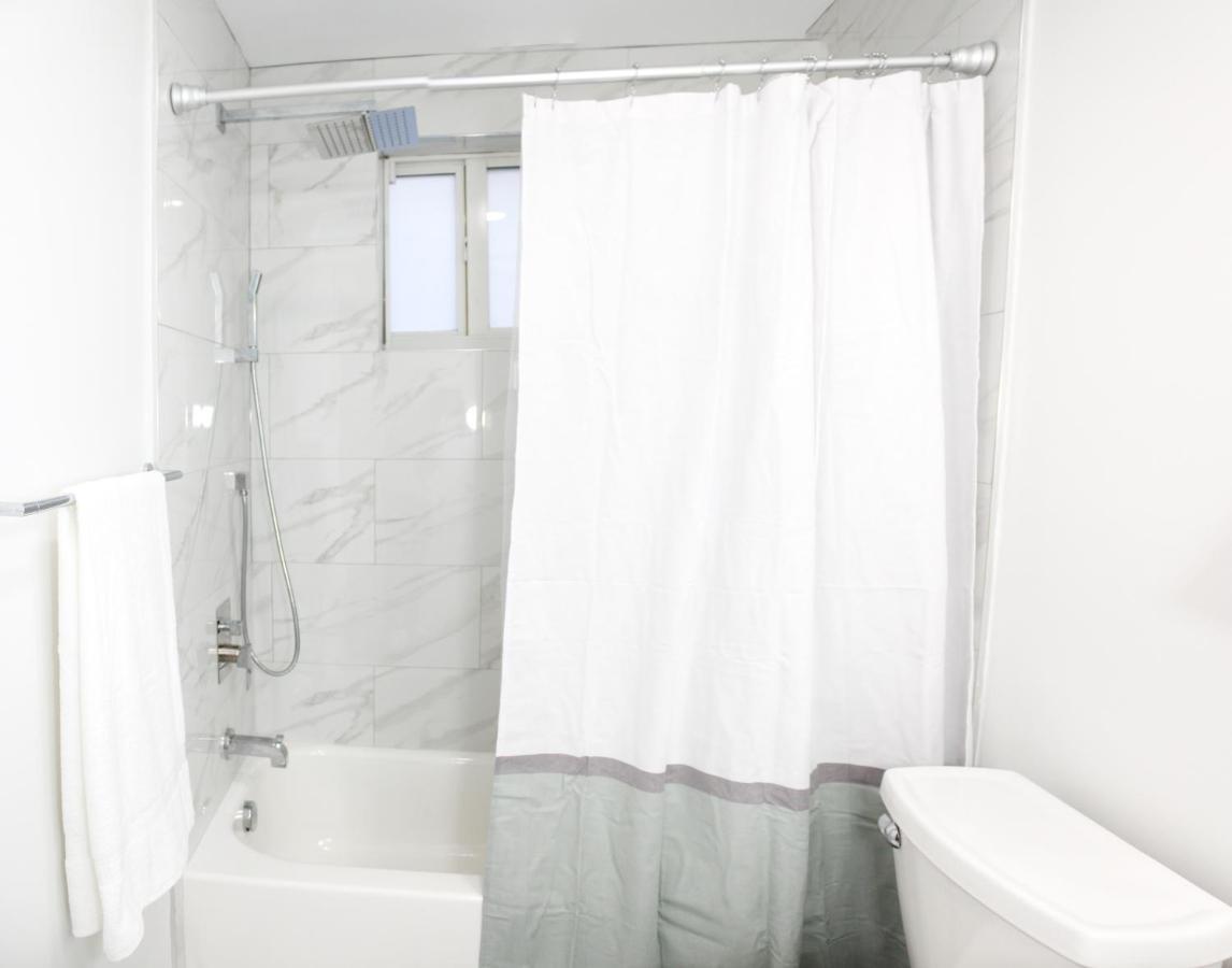 Large Sleeps 22! Miami