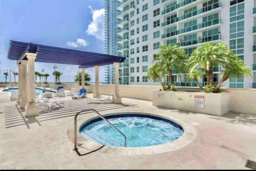 Incredible Ocean View 3 Bedrooms Unit Apartment *