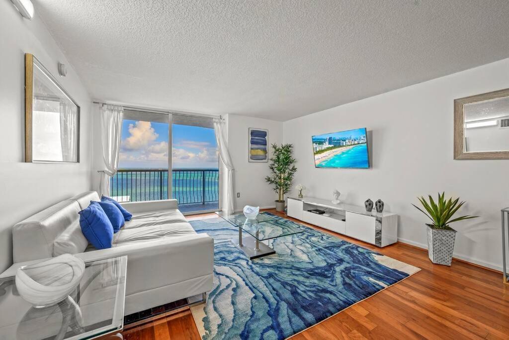 Incredible Ocean View 3 Bedrooms Unit Apartment