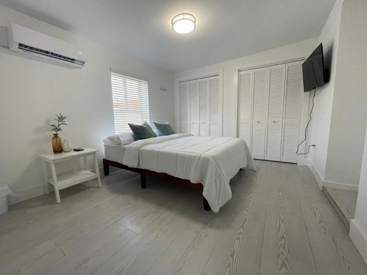 Holiday home Large Sleeps 22! Miami