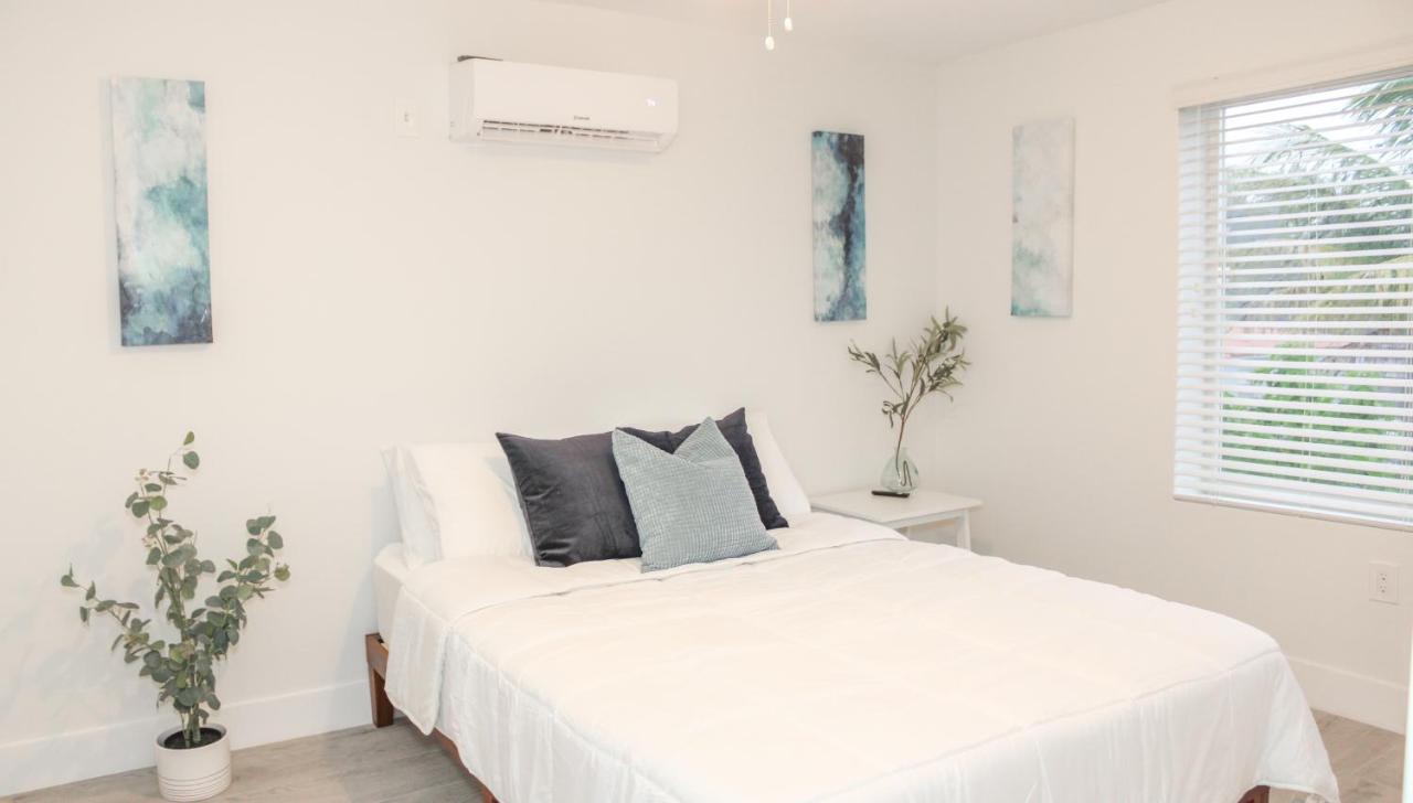 Large Sleeps 22! Holiday home Miami