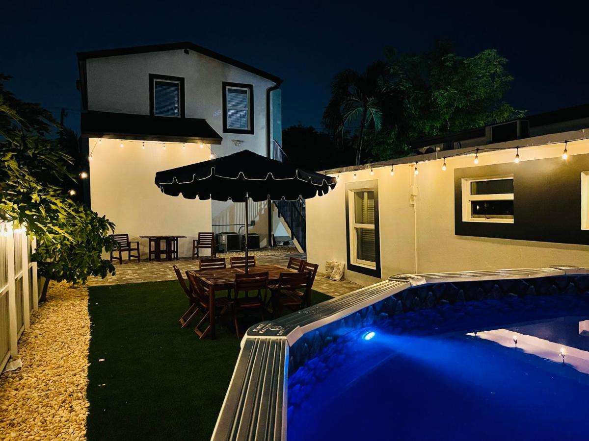 Holiday home Large Sleeps 22!