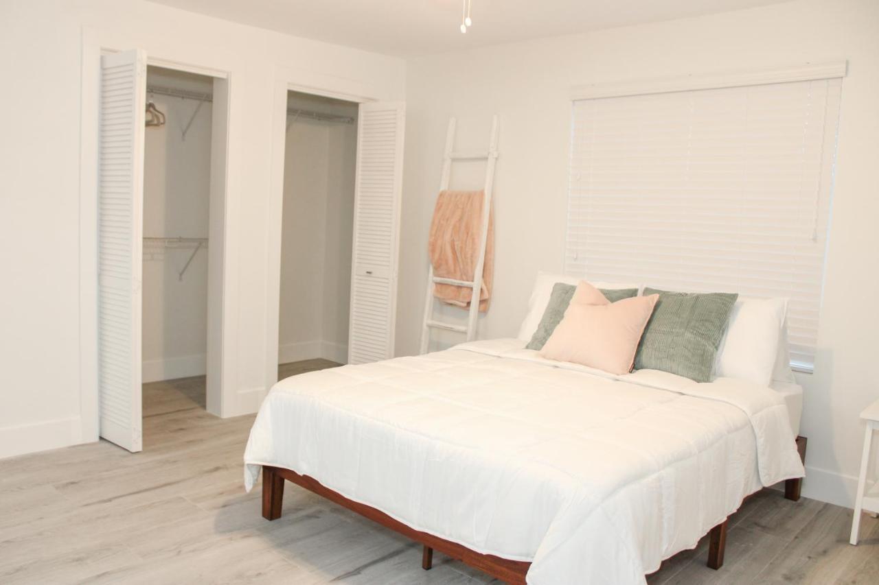 Large Sleeps 22! Holiday home *