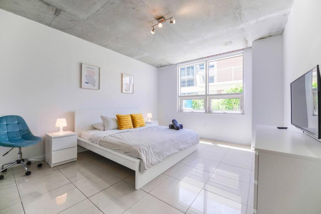 Apartment Awesome With Pool In Midtown *