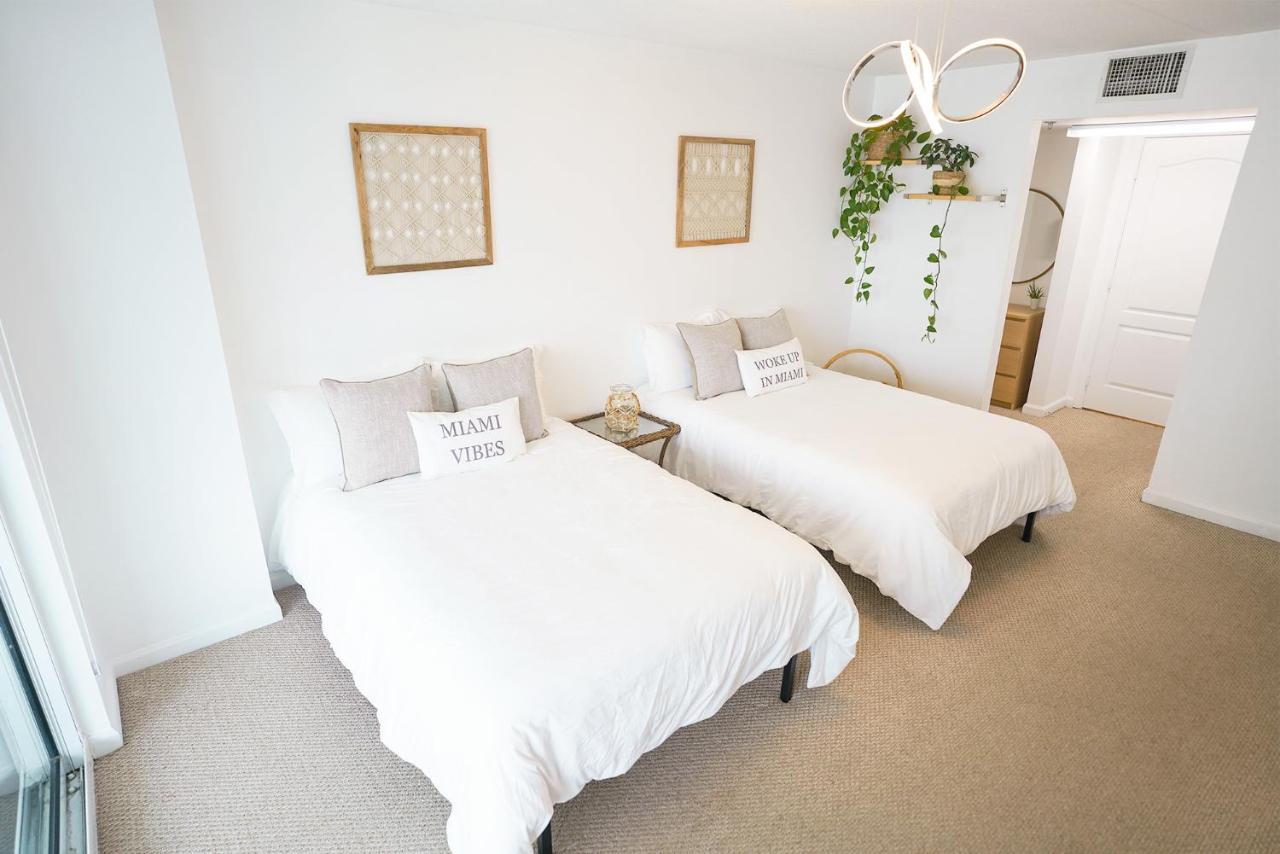 4 Bed Full In With Skyline & Sea View Apartment *
