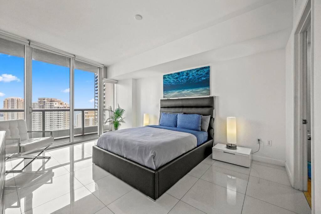 Iconic Icon W Unit - Pool & Ocean Views Apartment