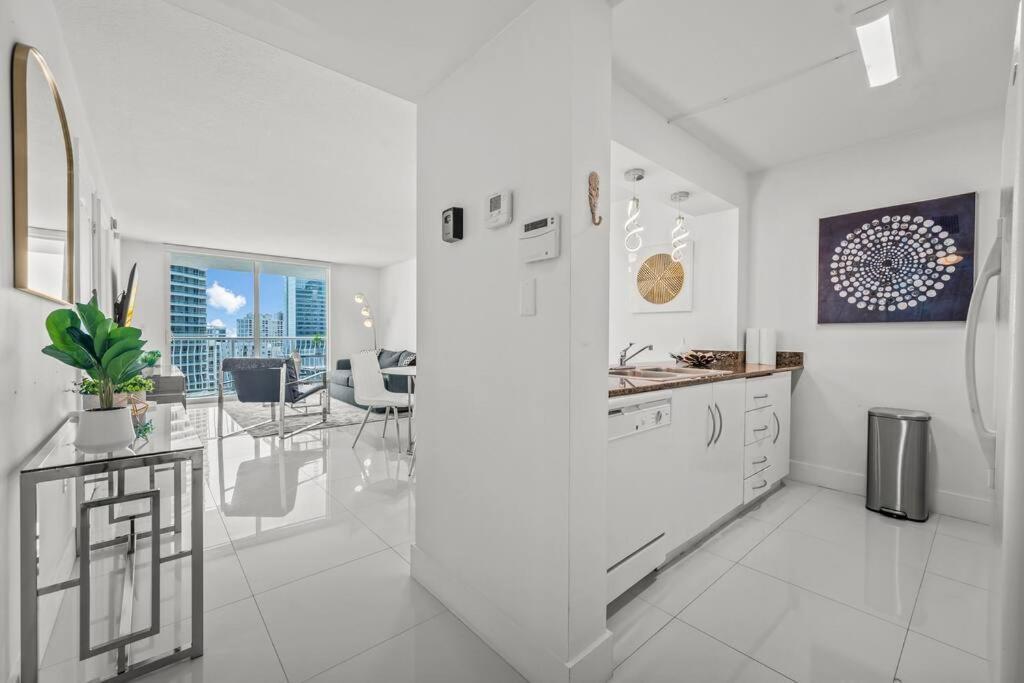 High Floor Ocean View Unit In Brickell * Miami