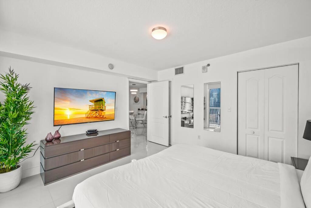 High Floor Ocean View Unit In Brickell * Miami