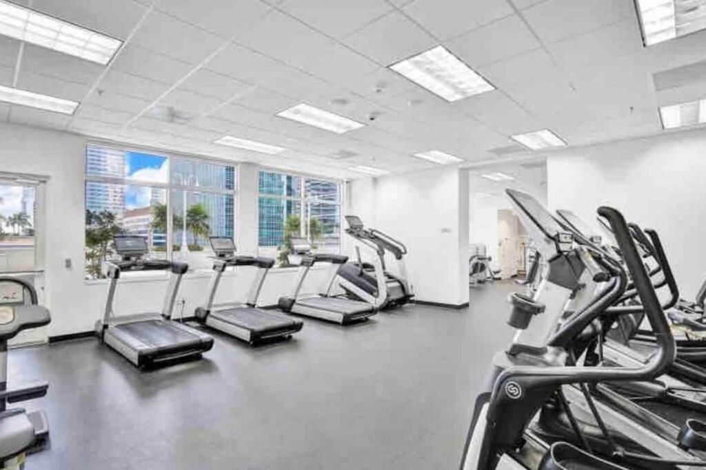 Amazing Location W Parking In Apartment