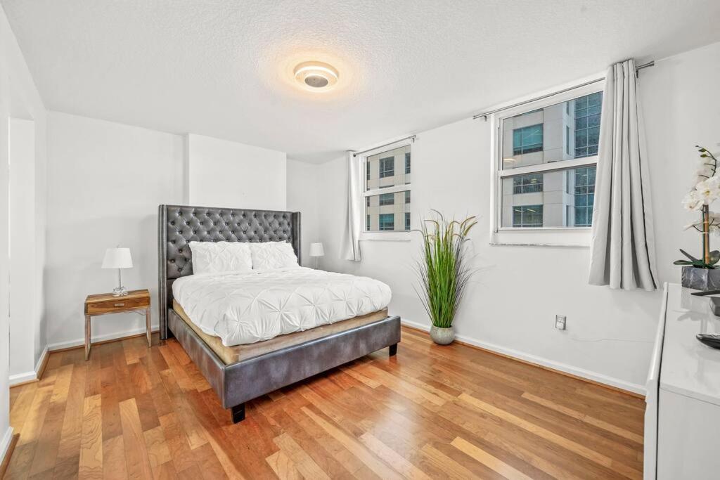 Incredible Ocean View 3 Bedrooms Unit * Miami