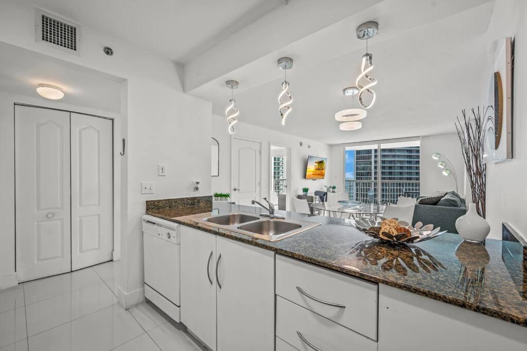 High Floor Ocean View Unit In Brickell *