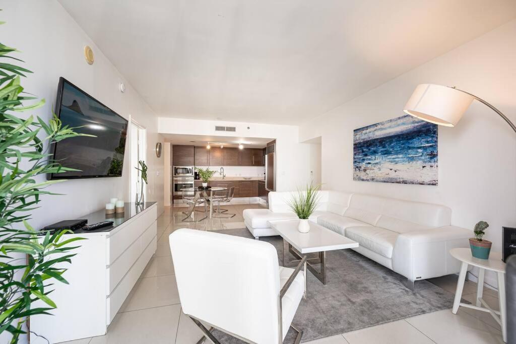 Iconic Icon W Unit - Pool & Ocean Views * Miami