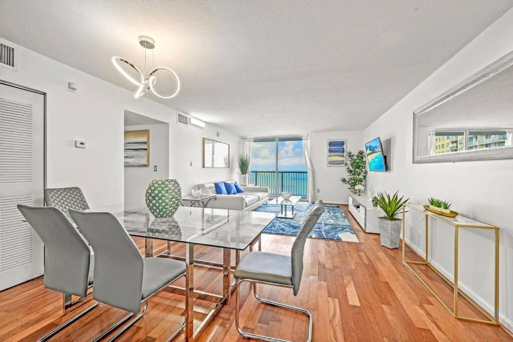 Incredible Ocean View 3 Bedrooms Unit Apartment *