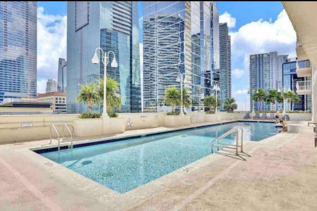 Amazing Location W Parking In Miami
