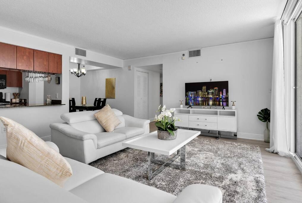 Modern 2/2 With Beautiful Ocean And Brickell Views * Miami