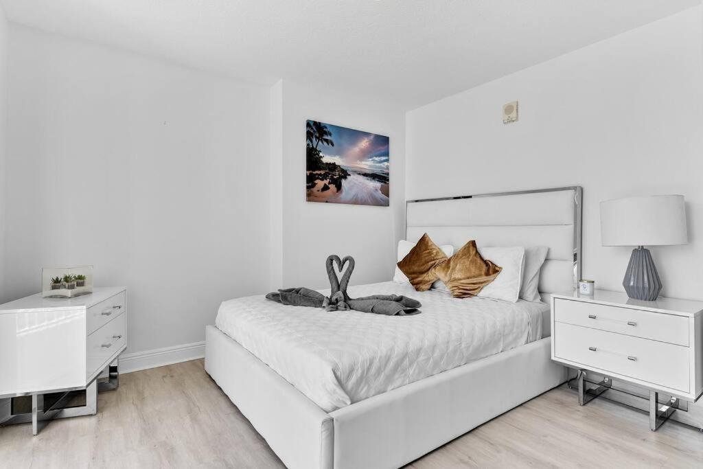 Modern 2/2 With Beautiful Ocean And Brickell Views *