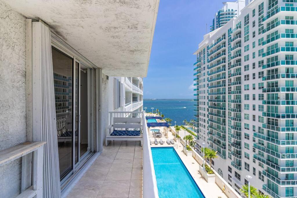 Modern 2/2 With Beautiful Ocean And Brickell Views Apartment *