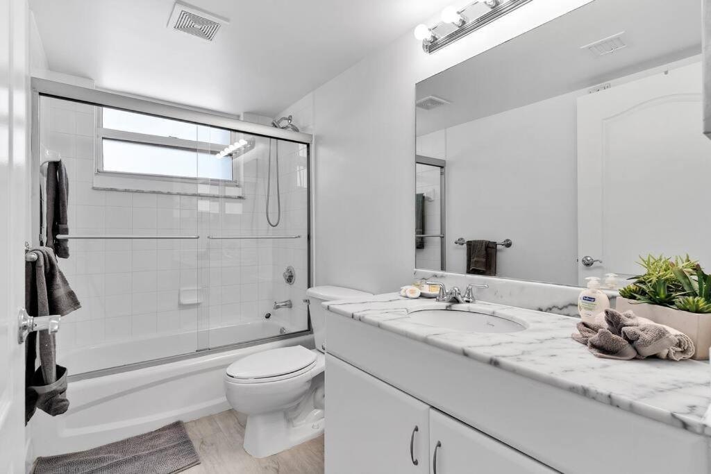 Modern 2/2 With Beautiful Ocean And Brickell Views *