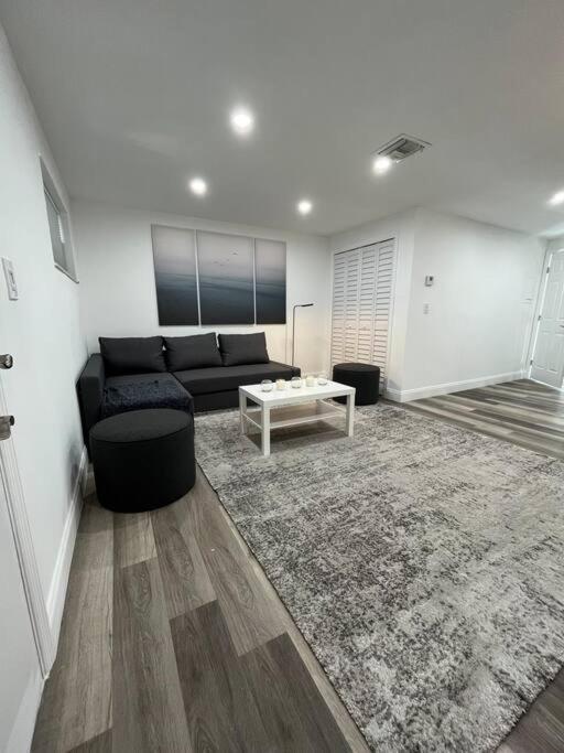 Reach-miami Hosting: Luxury Near Brickell Apartment Miami