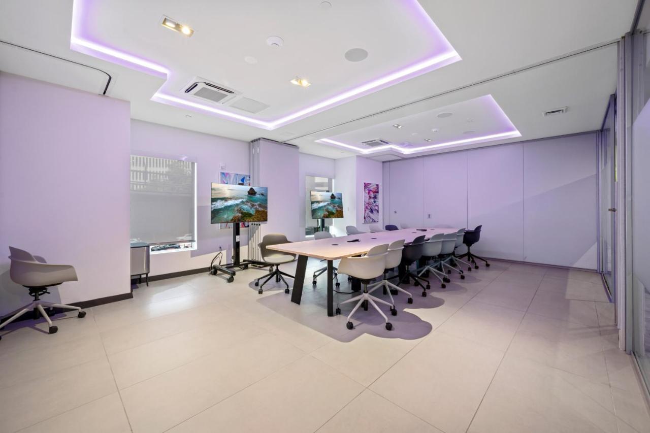 Fabulous With Pool, Gym, Lounge - Prime Location, *