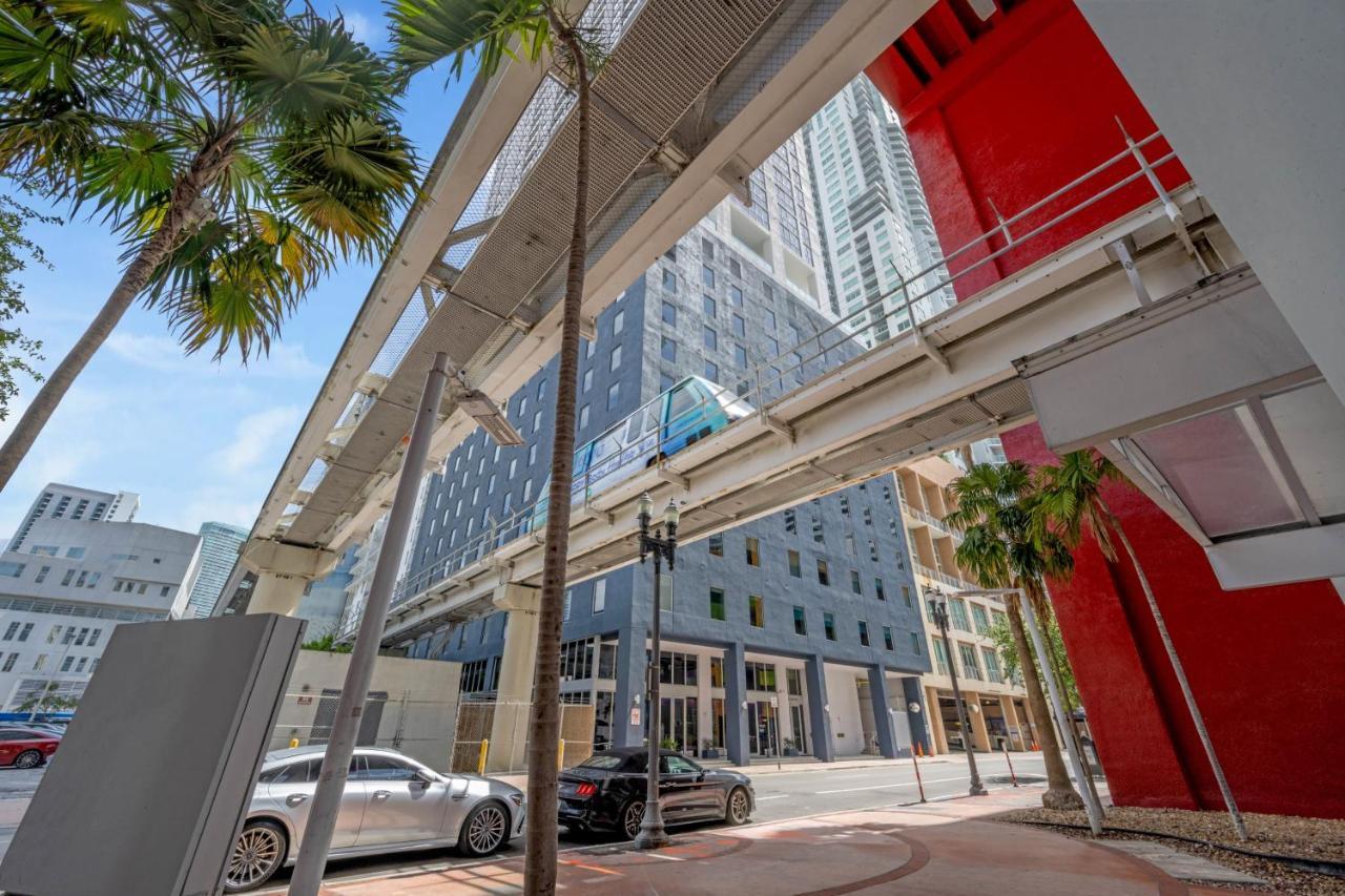 Fabulous With Pool, Gym, Lounge - Prime Location, * Miami