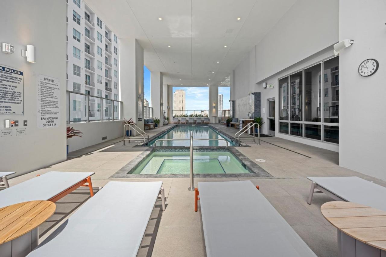 Apartment Fabulous With Pool, Gym, Lounge - Prime Location, *