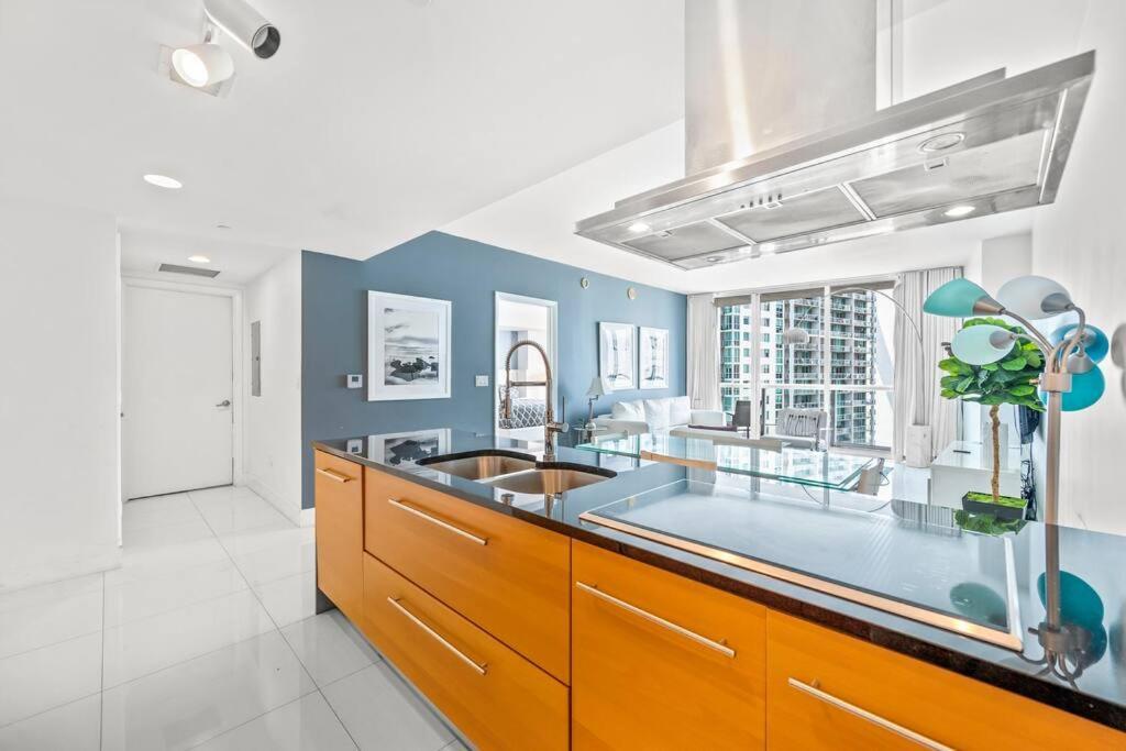 Gorgeous Unit At The W Building Priceless Location Miami