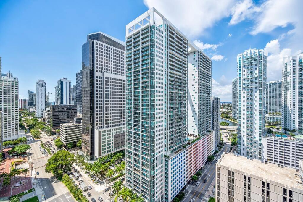 Gorgeous Unit At The W Building Priceless Location Apartment Miami