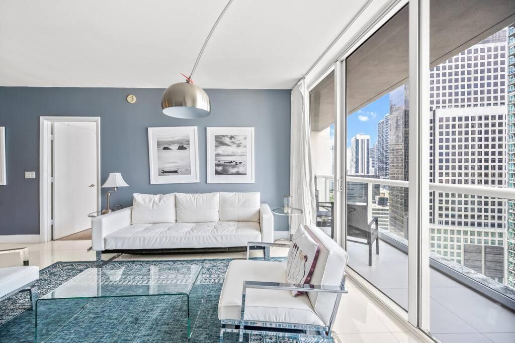 Gorgeous Unit At The W Building Priceless Location * Miami