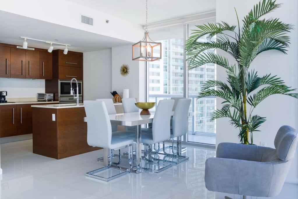 Wonderful 2 Bedroom Apt With Ocean Views At Icon Brickell Miami