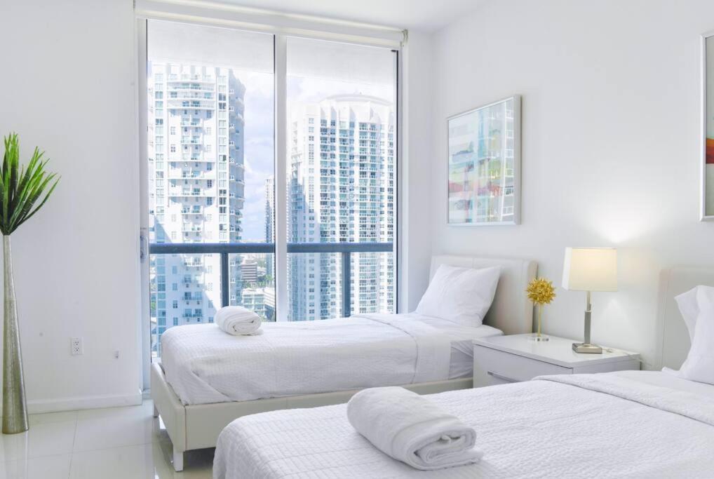 Wonderful 2 Bedroom Apt With Ocean Views At Icon Brickell Apartment Miami
