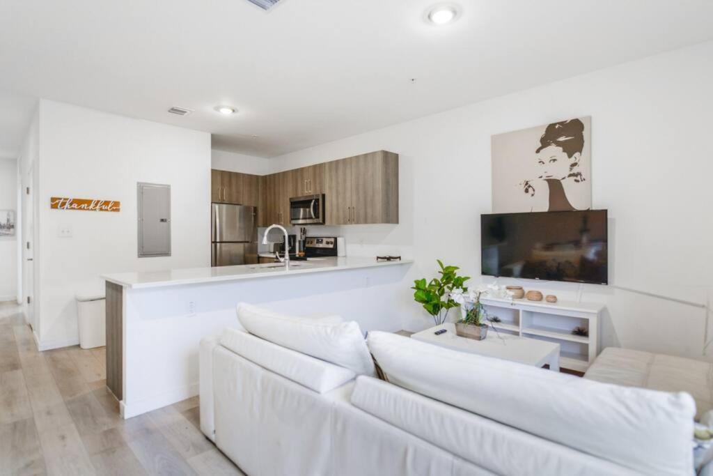 Fantastic Townhouse 15minutes From The Holiday home *