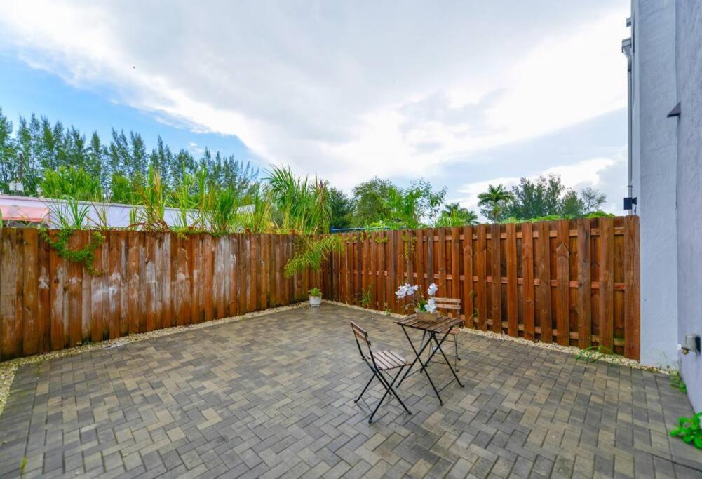 Fantastic Townhouse 15minutes From The Miami