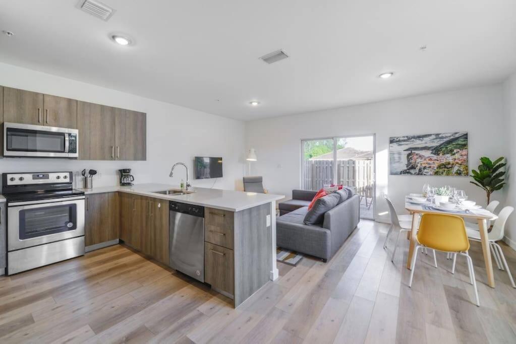Amazing Town House 15 Min From The Beach Wfree Parking Casa de férias Miami