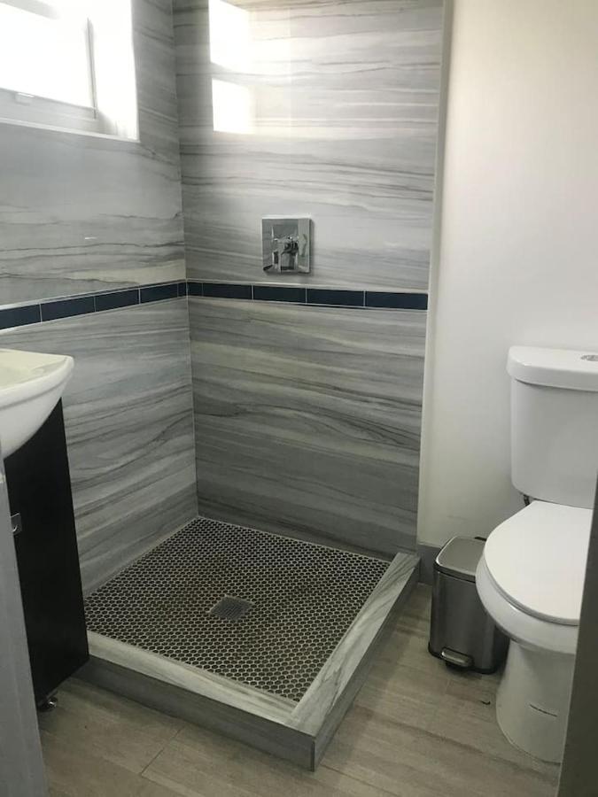 Bekahouse With Parking, Backyard And Laundry Miami