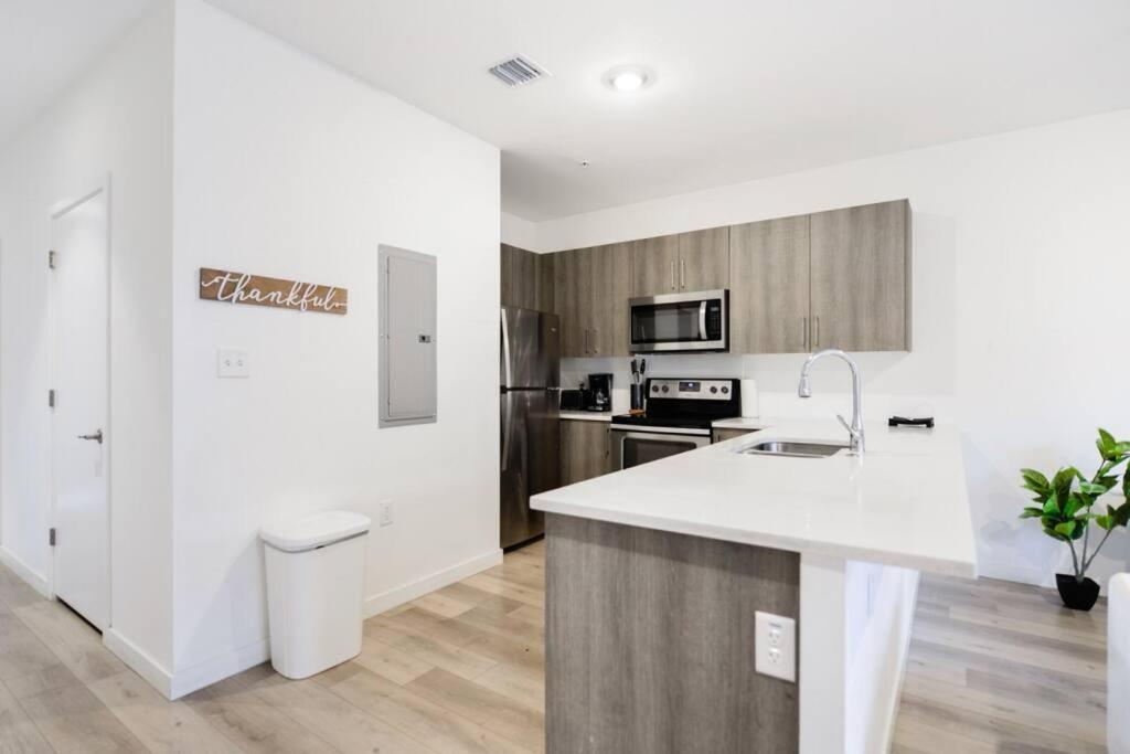Fantastic Townhouse 15minutes From The *