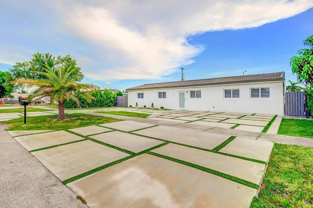 Holiday home Cozy Paradise, With Heated Pool, Near Airport In L16 *