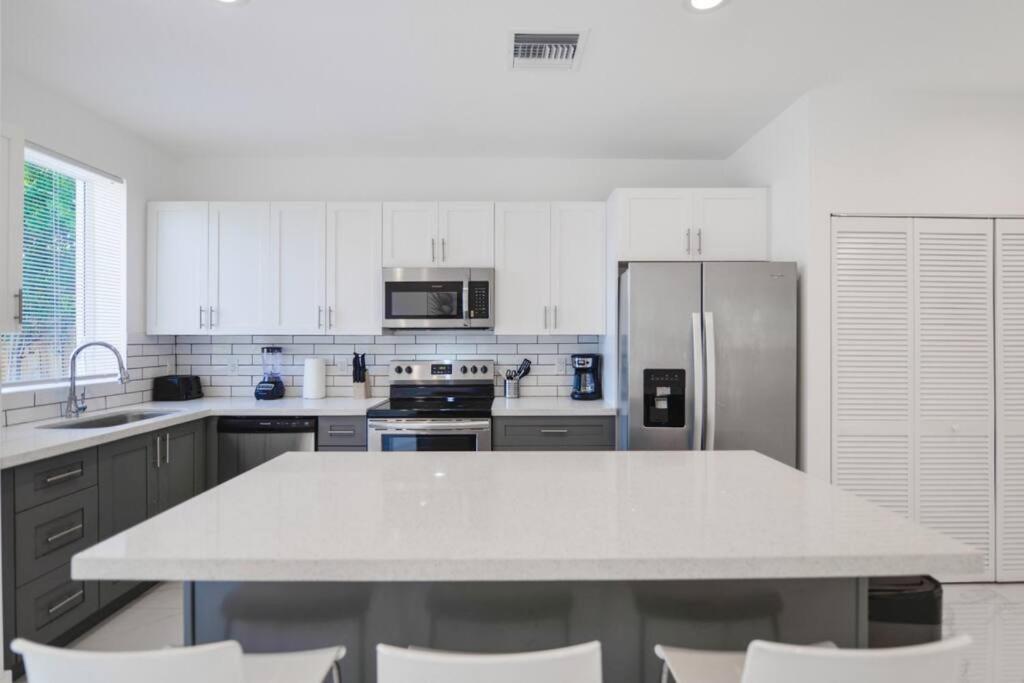 Wonderful 3 Bedrooms House, Spacious&bright Miami