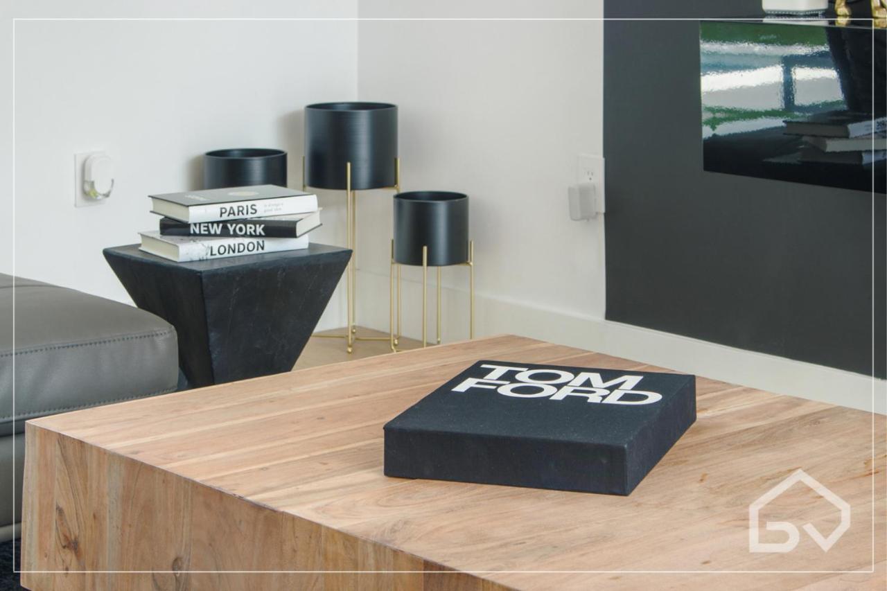 Noir Design District 4br & 2ba Sleeps 14 With Grill, Pool Table, Pool & Villa Miami
