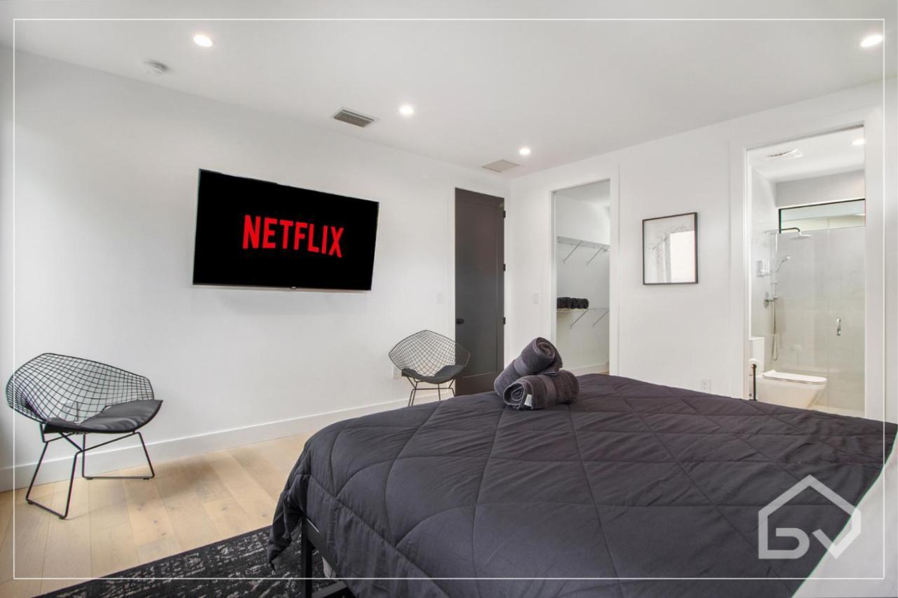 Noir Design District 4br & 2ba Sleeps 14 With Grill, Pool Table, Pool & Villa